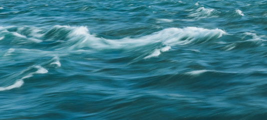 Naklejka premium Rainbows at Niagara Falls