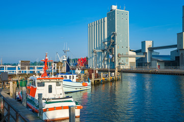 Fischereihafen in Heiligenhafen - obrazy, fototapety, plakaty