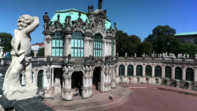  Zwinger palace, XVIII century - famous historic building  in Dresden