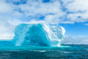 Fototapeta na wymiar Snow and ices of the Antarctic islands