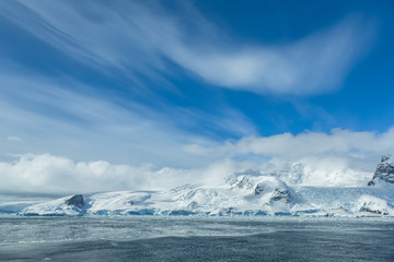 Snow and ices of the Antarctic islands