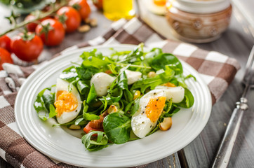 Lamb lettuce salad with eggs