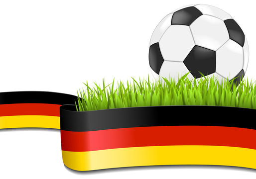 Fussball auf Rasen mit deutscher Banderole