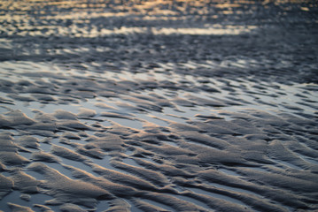 Sonnenuntergang am Meer bei Ebbe
