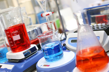 Medical laboratory for carrying out chemical reactions