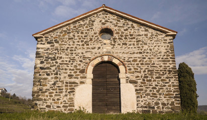 Fototapeta na wymiar The church of San Zeno, built in 1100 in Romanesque style.
