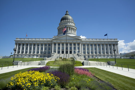 Daytime picture of the front of the Utah State Capitol in Salt Lake City