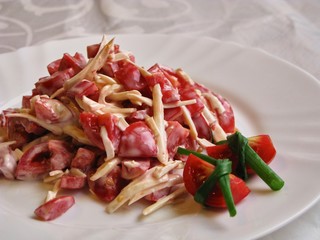 tomato salad with cheese and onion