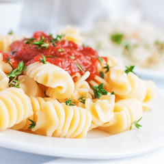 pasta radiatore with tomato sauce