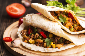 Chili Con Carne in Pitas