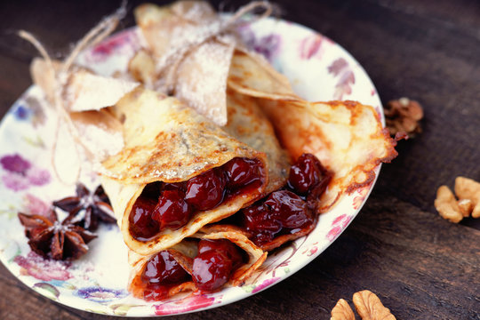 Pancakes with jam and walnuts