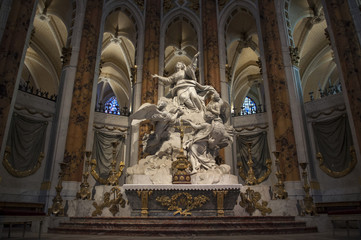 Fototapeta na wymiar Interieur de la Cathedrale de Chartres
