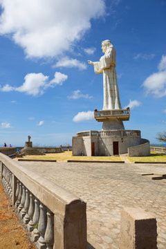 Никарагуа. Сан Хуан Дель Сур. Большая статуя Христа.