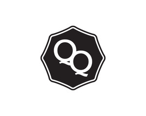 QQ retro initial monogram letter logo. vintage label typography.