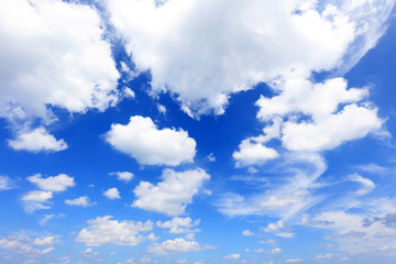 紺碧の空と夏雲