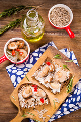 sandwich with mushrooms