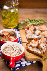 sandwich with mushrooms