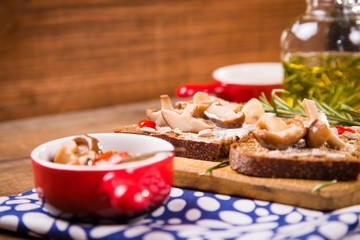 sandwich with mushrooms