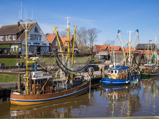 Landschaften Ostfriesland, Fischerdorf Greetsiel mit ihren Krabbenfischern