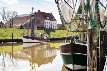 Landschaften Ostfriesland, Fischerdorf Greetsiel mit ihren Krabbenfischern