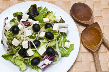 frischer Salat mit Feta