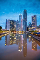 Tuinposter Skyline of downtown Singapore at a beautiful twilight © f11photo