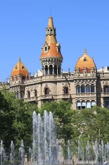Katalanischer Platz mit Springbrunnen in BArcelona © andreasalexander