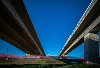 Obraz premium Brücken & Bahn