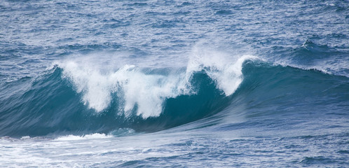breaking ocean waves