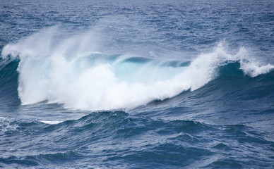 breaking ocean waves