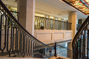 prachtvolles Treppenhaus mit Gel&auml;nder