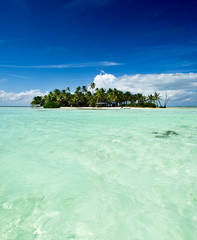 Tropical uninhabited island in the Pacific Ocean