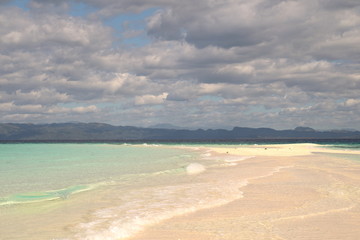 Fototapeta premium pristine tropical beach hideaway