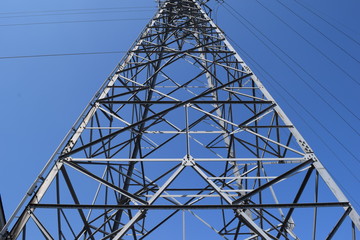 送電線／山形県の庄内地方で、送電線を撮影した写真です。