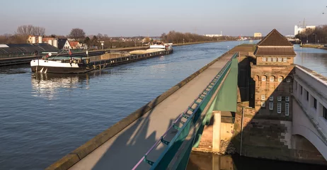 Papier Peint photo autocollant Canal célèbre canal traversant toute l& 39 allemagne