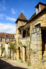 Fototapeta na wymiar casa tradicional francesa en sarlat la caneda