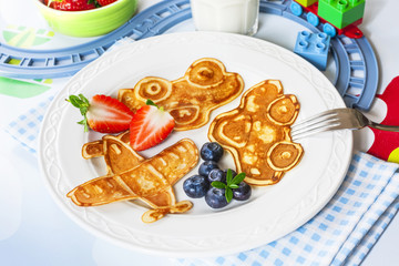 Fun airplane and car shaped pancakes for kids