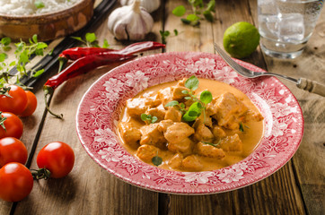 Chicken curry with herbs