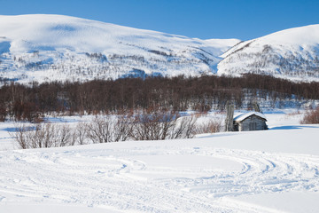 Fototapeta na wymiar kleines Dorf im Winter in Schweden