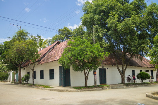 Casa colombiana villavieja huila colombia