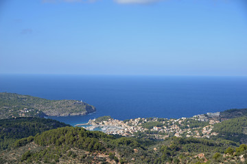 Fototapeta na wymiar Blick auf Port de Soller, Mallorca
