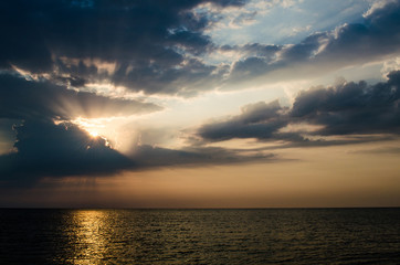 Obraz premium Sunrise over the sea in the morning