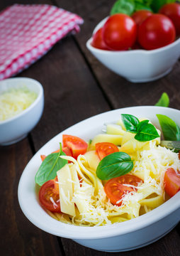 Tagliatelle With Tomato And Cheese
