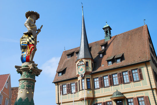 Rathaus Bietigheim-Bissingen Wappner Herzog Ulrich Marktbrunnen Marktplatz Stadtverwaltung Stadt &Ouml;ffnungszeiten 74321 07142 Baden W&uuml;rttemberg Enz  