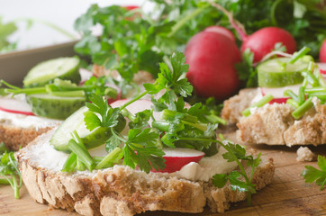 breakfast with fresh vegetables
