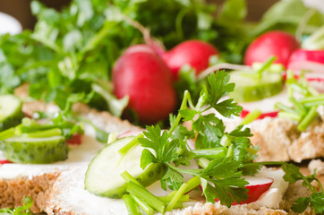 breakfast with fresh vegetables