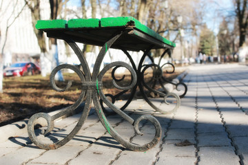 Fototapeta na wymiar bench in spring park