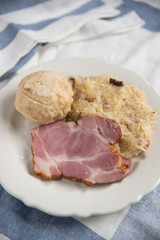 Geselchtes mit Knödel 