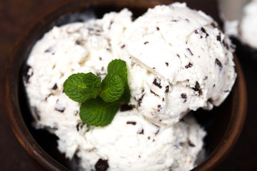 vanilla ice cream with chocolate chips - straciatella