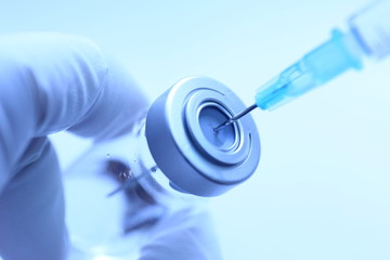 医療　注射器とワクチン